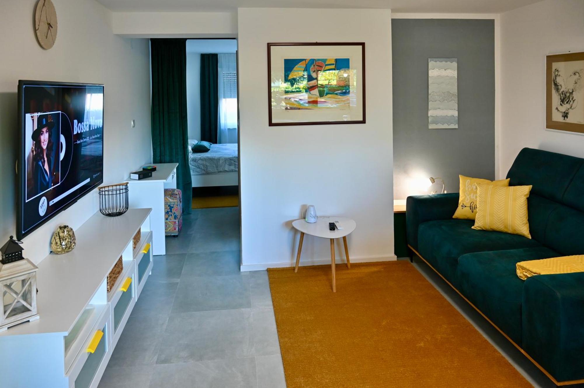 Studio Apartman Una -Self Check In,Free Parking カルロヴァッツ エクステリア 写真