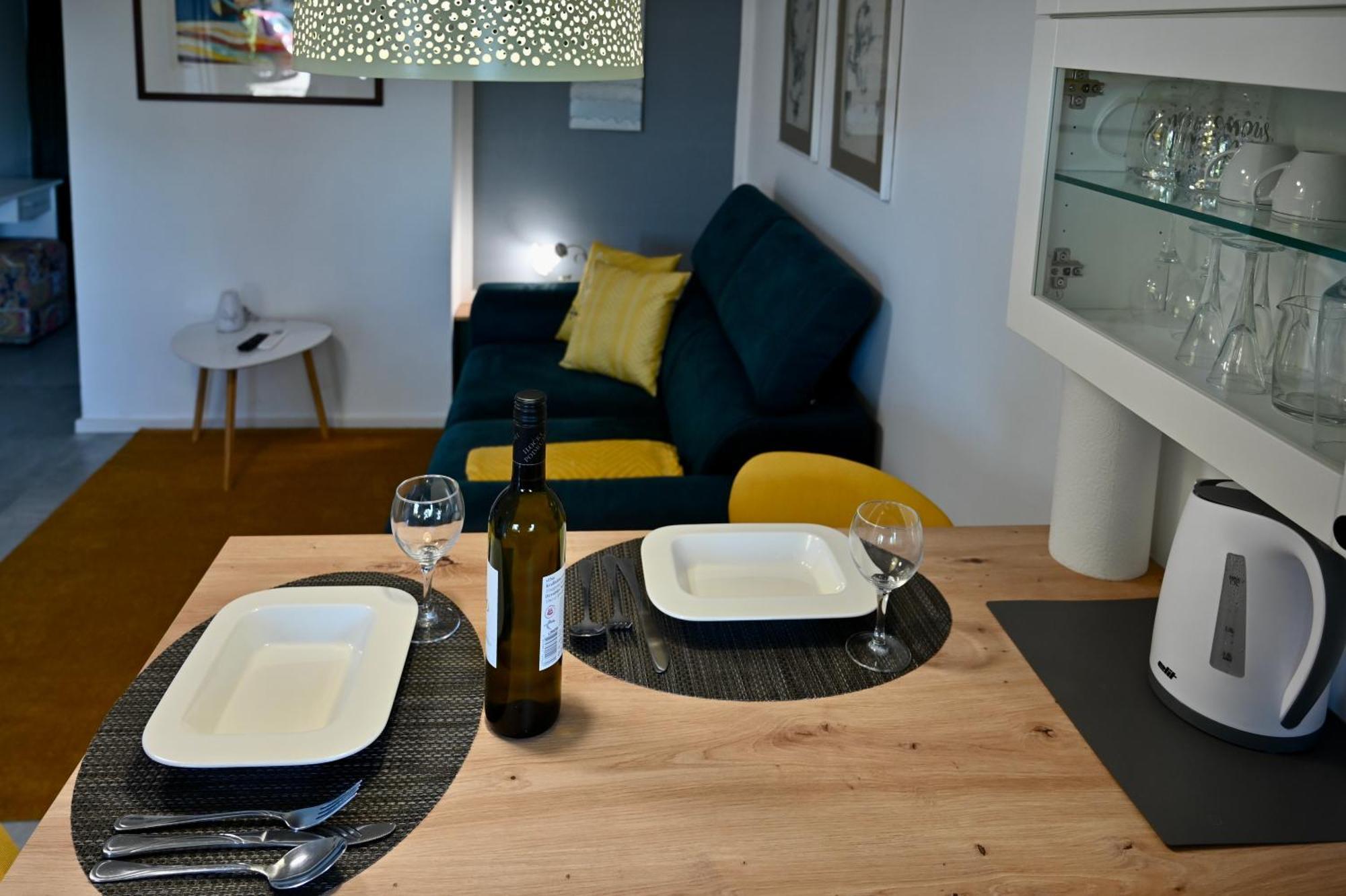 Studio Apartman Una -Self Check In,Free Parking カルロヴァッツ エクステリア 写真